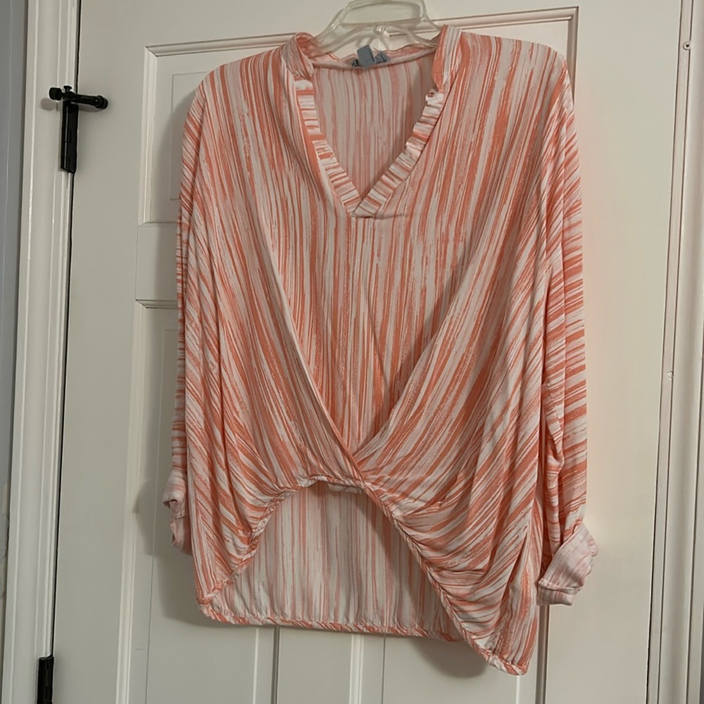 Women’s blouse, size medium, perfect condition, salmon coral color